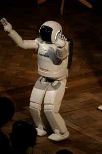 Asimo acknowledging his audience